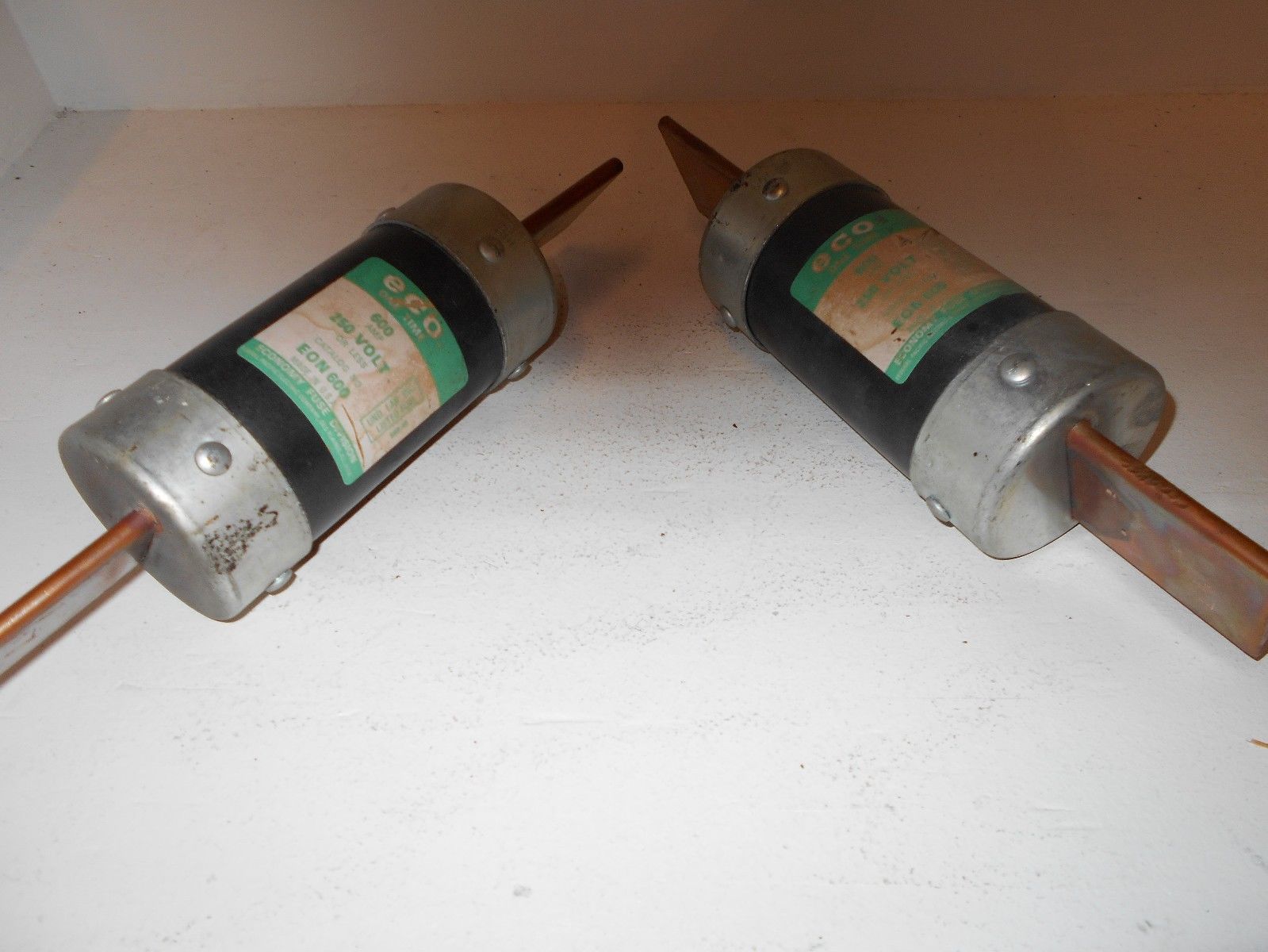 LOT OF 2 FEDERAL PACIFIC EON600 CLASS H FUSES 600 AMP 250V EOS FLNR